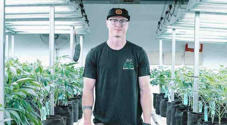 Miembro cultivador del club social de cannabis