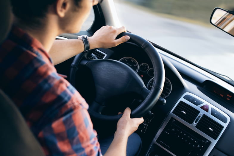 Propuesta para eliminar la suspensión del permiso de conducir