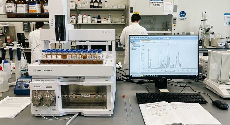 cromatografia-liquida-cannabinoides-acidos-neutros Cannabinoides ácidos y neutros analizados mediante cromatografía líquida en el control de calidad del cáñamo industrial