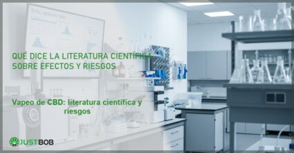 Laboratorio epidemiológico con monitor de datos EVALI y equipo analítico, banner del artículo de Justbob sobre el vapeo de CBD